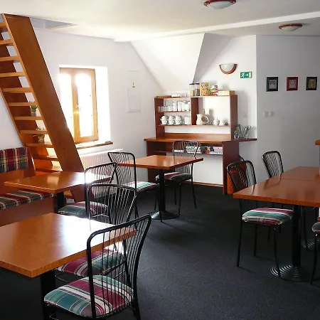 Praktik Krumlov Pensión 3*