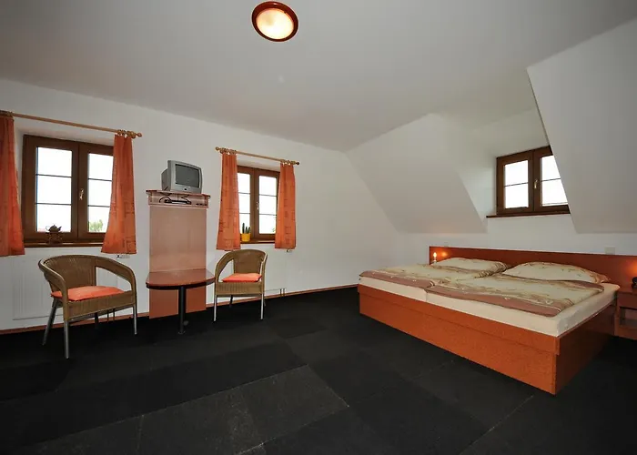 Πανσιόν Praktik Krumlov 3*