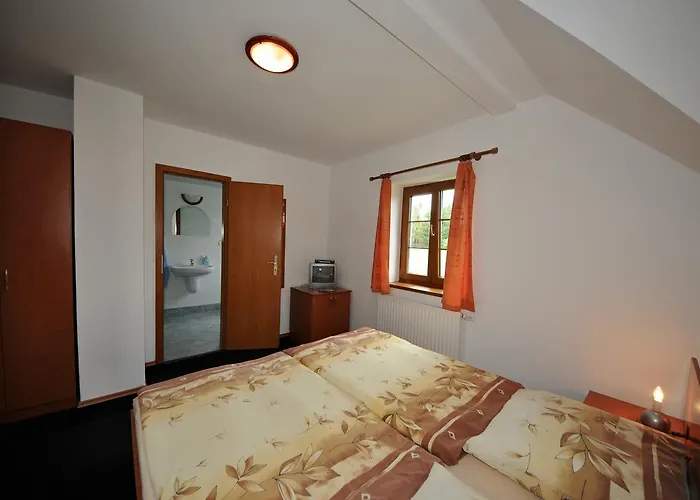 Praktik Krumlov Πανσιόν Přísečná